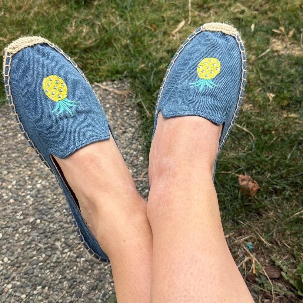 SOLUDOS Embroidered Pineapple Slip-on Espadrilles NWOB Size 9